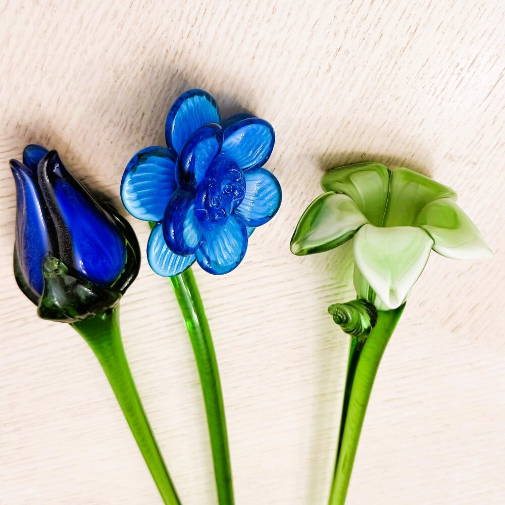 Vintage Hand Blown Art Glass Flower with Long Stem Set of 3 - A1